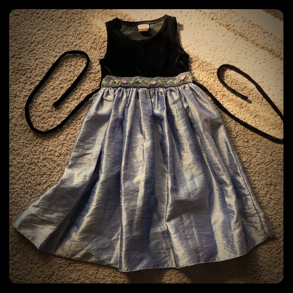 Girl’s dress